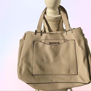 Steve Madden Vegan pebbled Leather in Cream/grey wolf purse tote